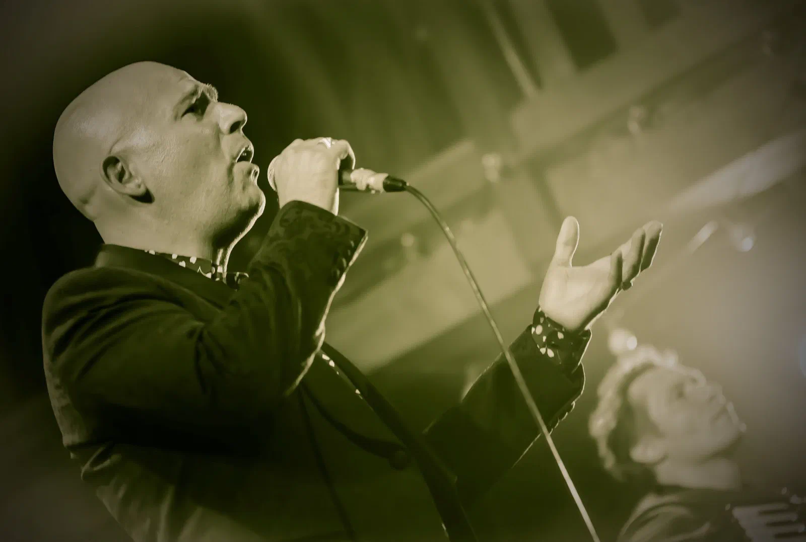 Mathieu Salama, chanteur contre-ténor et professeur de chant à l'école de musique Crescendo Paris